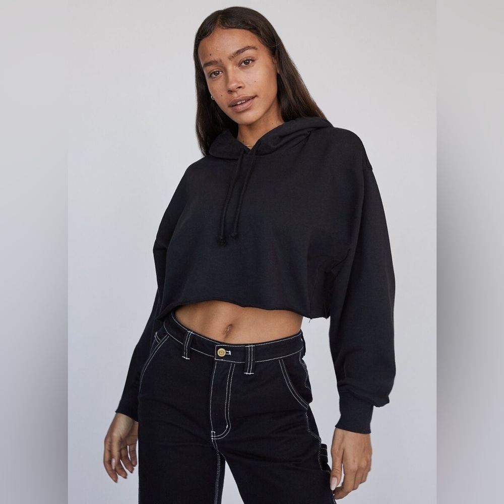 Cropped Aritzia sweatshirt